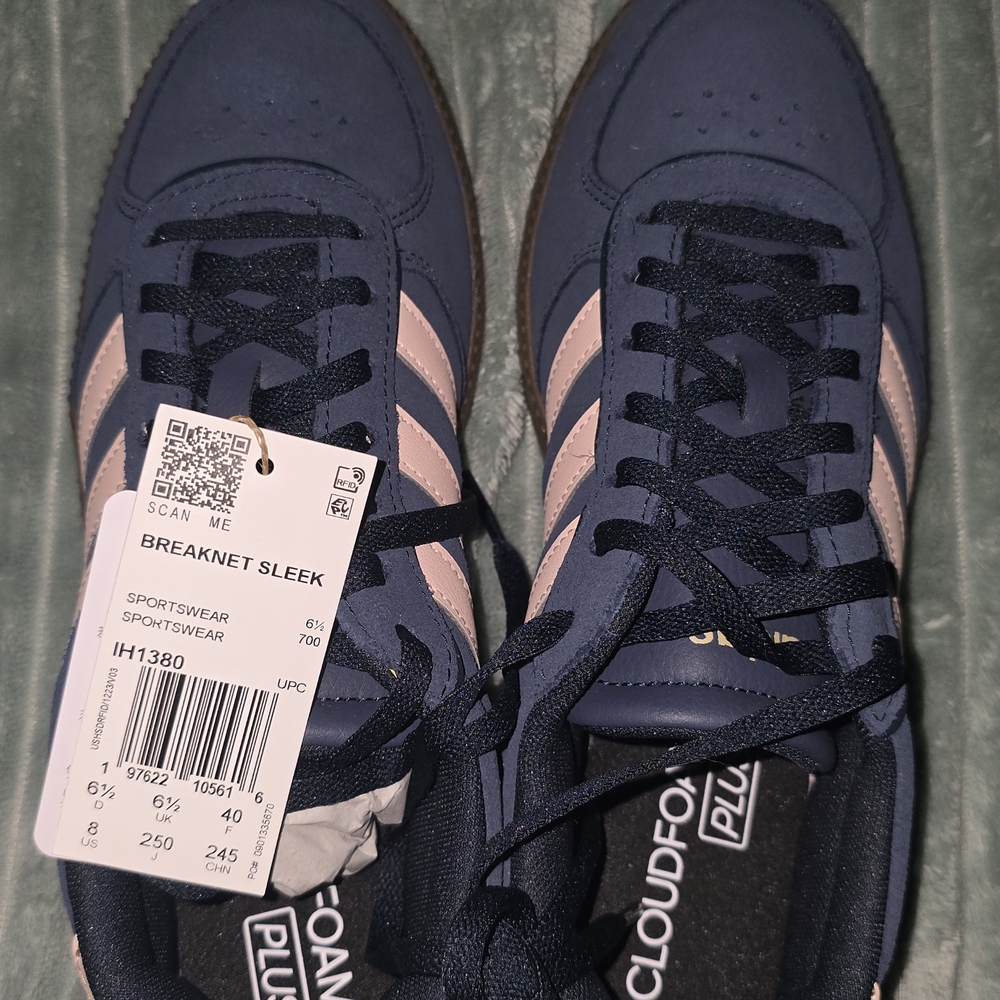 adidas Navy and Blush Breaknet Sleek Low-Top Sneakers